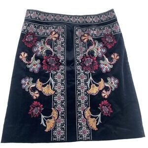 White House Black Market Floral Black size 2 Fully‎ Lined Pencil Skirt Velour